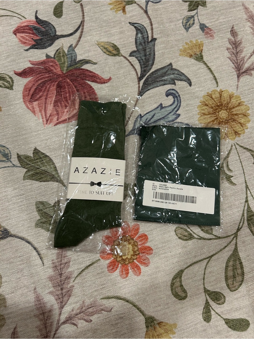 Azazie Men's socks and pocket square